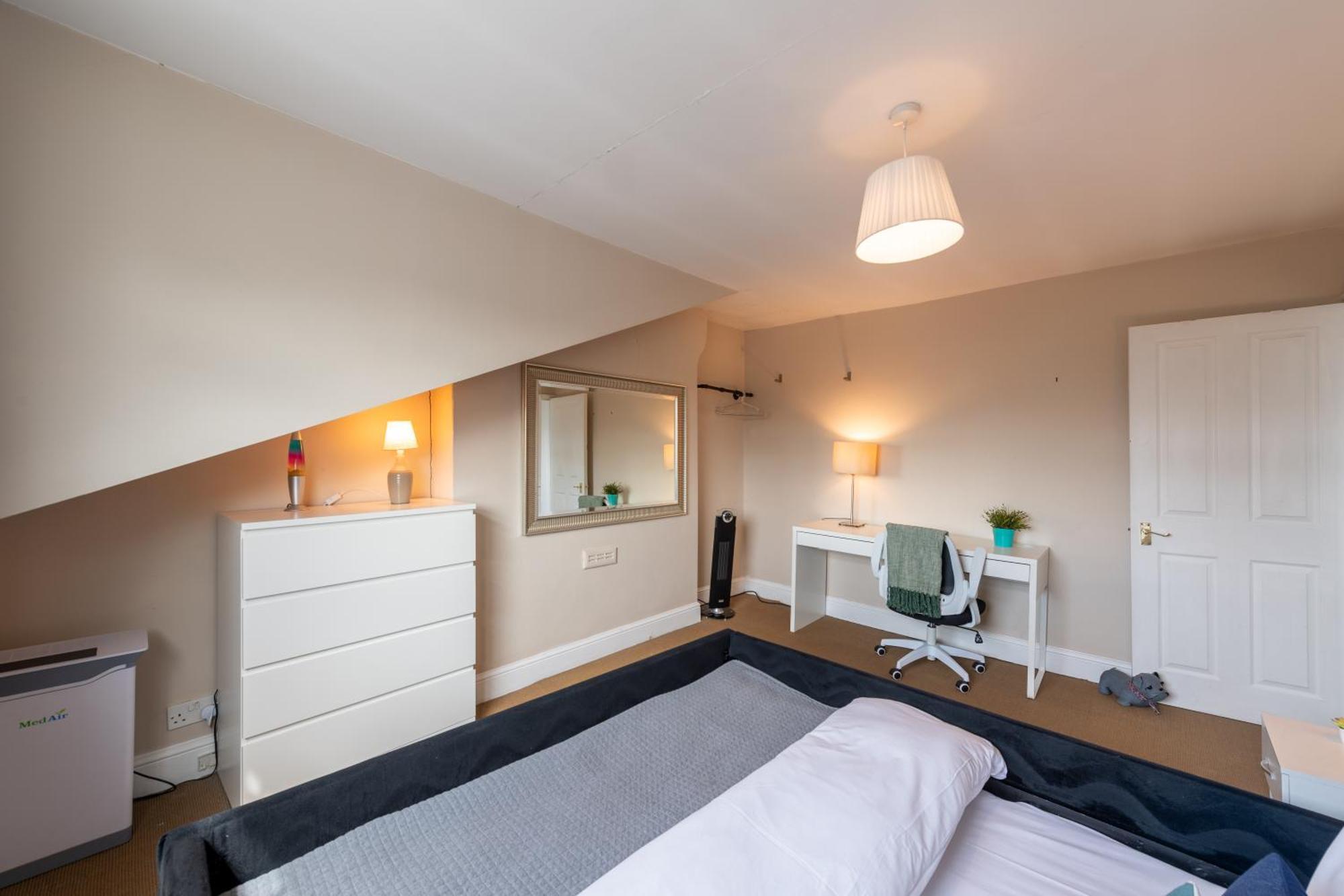 Modernised 1 And 2 Bedrooms Option Terrace And Balcony High Street Apartamento