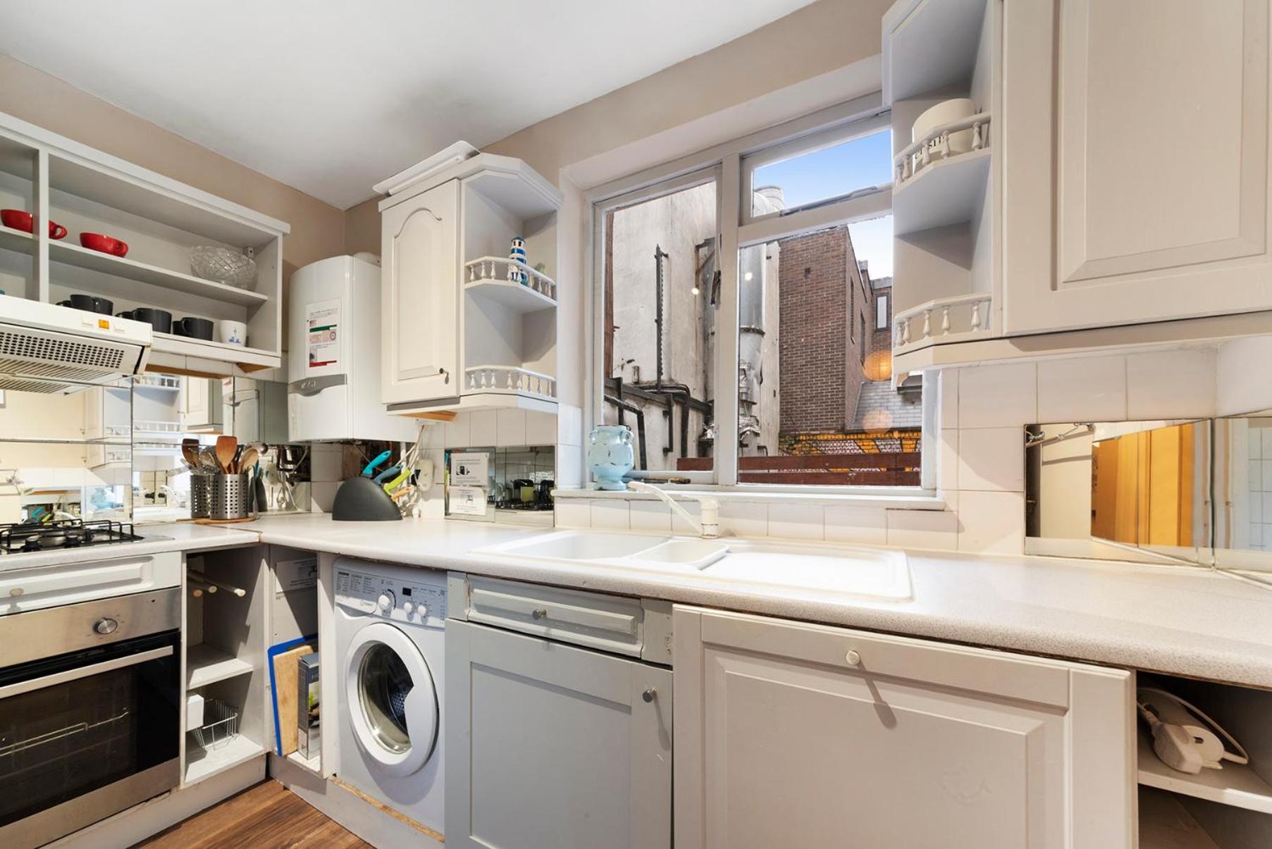 Appartement Modernised 1 And 2 Bedrooms Option Terrace And Balcony High Street Londen